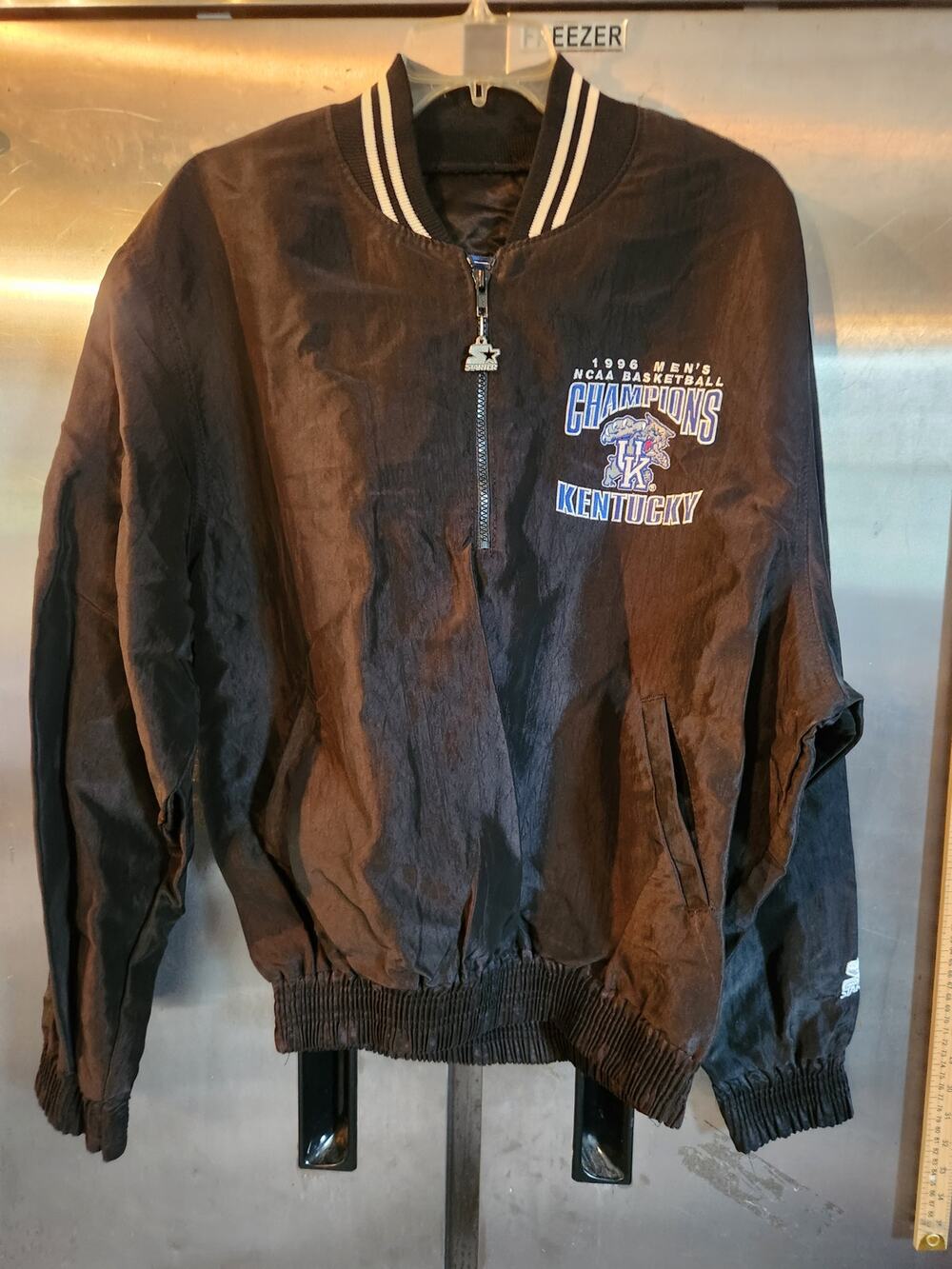 Vintage 1996 Starter Kentucky Wildcats NCAA Champions Jacket Mens L Nylon